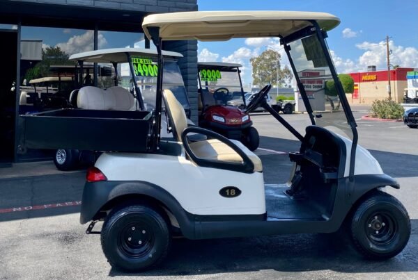 2018 CLUB CAR PRECEDENT 2 PASSENGER GOLF CART w/ CARGO BOX! - Image 2